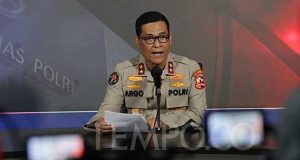 Polri Terjunkan 100 Personel Jaga 1 Posko PPKM di Madiun dan Bangkalan