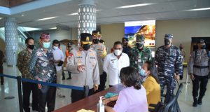 Kapolda NTT pantau pos penyekatan PPKM level 3 di Bandara Komodo