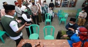 Vaksinasi Serentak di 110 Ponpes di Jatim, TNI-Polri Akan Mengawal Sampai 7 September