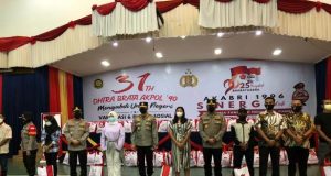 Irwasum Polri Pantau Vaksinasi dan Bagikan Sembako Alumni Akpol 1990 dan Akabri 1996