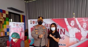 Percepatan Vaksinasi Covid, Polres Tana Toraja Dukung Dinkes Capai Target Habiskan 7740 Dosis