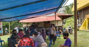 Bhabinkambtimas Pengawasan Pembagian BLT-DL Di Lembang Bua’Tarrung