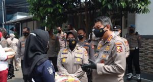 Lemdiklat Polri Beri Bantuan Sosial Kepada Nakes yang Terdampak Covid-19