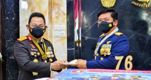 Kapolri: Sinergitas TNI-Polri Kunci Sukses Bangsa Hadapi Berbagai Ancaman Kapolri Sinergitas TNI-Polri Kunci Sukses Bangsa Hadapi Berbagai Ancaman