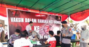Jelang Hari Korps Brimob Polri ke 76, Brimobda Malut Gelar Vaksinasi Gratis dan Baksos