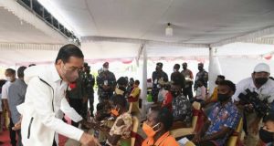 Antisipasi Omicron, Jokowi Minta Vaksinasi Digencarkan