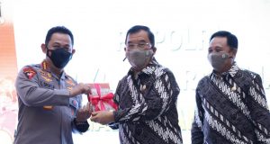 Kapolri : Buku Bhayangkara Sejati Mengabdi tanpa henti Jadi Renungan Polri untuk Jadi Lebih Baik