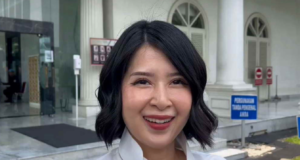 Grace Natalie Ditunjuk sebagai Komisaris MIND ID, Berapa Gajinya? Erick Thohir Angkat Grace Natalie sebagai Komisaris MIND ID, Ini Gajinya! Sumber Viv.