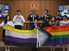 Thailand Cetak Sejarah, Legalkan Pernikahan Sesama Jenis di Asia Tenggara Thailand Jadi Negara Pertama di Asia Tenggara Legalkan Pernikahan Sesama Jenis. Sumber Detik.