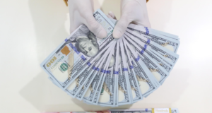 Terlemah di Asia, Nilai Tukar Rupiah Sentuh Rp 16.217 per Dolar AS Nilai Tukar Rupiah Terus Melemah Sejak Pengangkatan Wakil Menteri