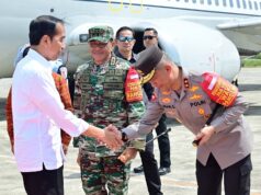 Kapolda Kaltim Beri Sambutan Hangat untuk Presiden Jokowi di Balikpapan: Sinergi untuk Kemajuan Negeri Kapolda Kaltim Sambut Kedatangan Presiden Jokowi