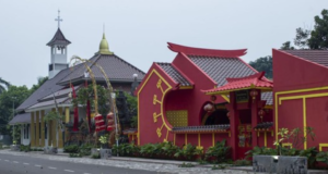 Membangun Solidaritas Sosial dan Moderasi Beragama melalui Rumah Ibadah yang Inklusif Membangun Solidaritas Sosial dan Moderasi Beragama melalui Rumah Ibadah yang Inklusif