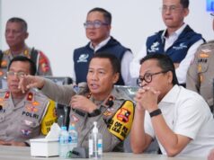 Wamen BUMN dan Kakorlantas Polri Pantau Arus Nataru di Command Center KM 29 Kakorlantas Polri dan Wamen BUMN melakukan kunjungan ke Command Center KM 29 PJR Korlantas Polri di Tol Jakarta-Cikampek 3