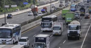 One Way dan Contraflow Efektif, Pemudik Puji Kelancaran Mudik Lebaran 2025 Arus Mudik 2025 Berjalan Lancar, Pemudik Apresiasi Kebijakan Rekayasa Lalu Lintas1