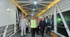 Kakorlantas Polri dan Menhub Tinjau Pelabuhan Merak untuk Persiapan Mudik Kakorlantas Polri dan Menhub Tinjau Pelabuhan Merak Lebaran 2025