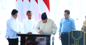 Prabowo Resmikan Smelter Emas Freeport di Gresik, Dorong Penciptaan 8 Juta Lapangan Kerja Prabowo Resmikan Smelter Emas Freeport di Gresik, Dorong Penciptaan 8 Juta Lapangan Kerja