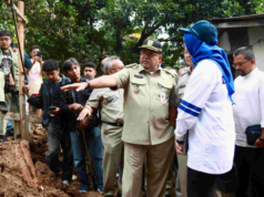Wagub DKI Jakarta Rano Karno Tinjau Banjir di Lebak Bulus Wagub DKI Jakarta Rano Karno Tinjau Banjir di Lebak BulusWagub DKI Jakarta Rano Karno Tinjau Banjir di Lebak Bulus