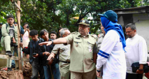 Wagub DKI Jakarta Rano Karno Tinjau Banjir di Lebak Bulus Wagub DKI Jakarta Rano Karno Tinjau Banjir di Lebak BulusWagub DKI Jakarta Rano Karno Tinjau Banjir di Lebak Bulus