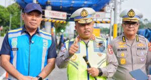 Kakorlantas dan Dirut Jasa Marga Tinjau Perbaikan 7 Gerbang Tol Pasca Demo