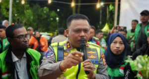 Kunjungan Kakorlantas Polri ke Warkop Ojol Surabaya, Bangun Komunikasi Keselamatan Lalu Lintas Kakorlantas Polri Kunjungi Warkop Ojol Kamtibmas Surabaya, Perkuat Silaturahmi dengan Driver Online