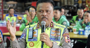 Mobilitas Nataru Naik, Arus Lalu Lintas Tetap Terkendali Selama Operasi Lilin 2025 Kakorlantas Polri Ajak Ojol dan Pecalang Jadi Pelopor Keselamatan Lalu Lintas di Bali