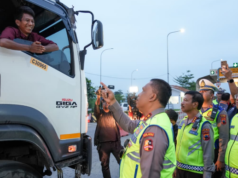 Kakorlantas Perketat Pengawasan, Kendaraan Sumbu Tiga Diputar Balik Demi Kelancaran Arus Balik, Kakorlantas Putar Balik Kendaraan Sumbu Tiga di Tol Pejagan