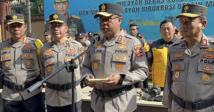 Apel dipimpin oleh Kadiv Humas Polri Irjen Johnny Eddizon Isir, Rabu (11/3/2025).