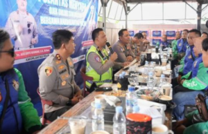 Kakorlantas Rangkul Komunitas Ojol Sukabumi untuk Pengamanan May Day Kakorlantas Perkuat Kolaborasi dengan Ojol Sukabumi Jelang May Day