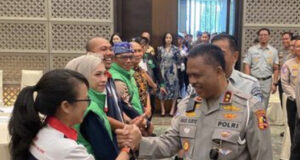 Kakorlantas Polri Silahturahmi dengan Komunitas Ojol Nusantara Kakorlantas Polri Irjen Agus Suryonugroho bersilaturahmi dengan perwakilan komunitas driver ojek online (ojol) Nusantara