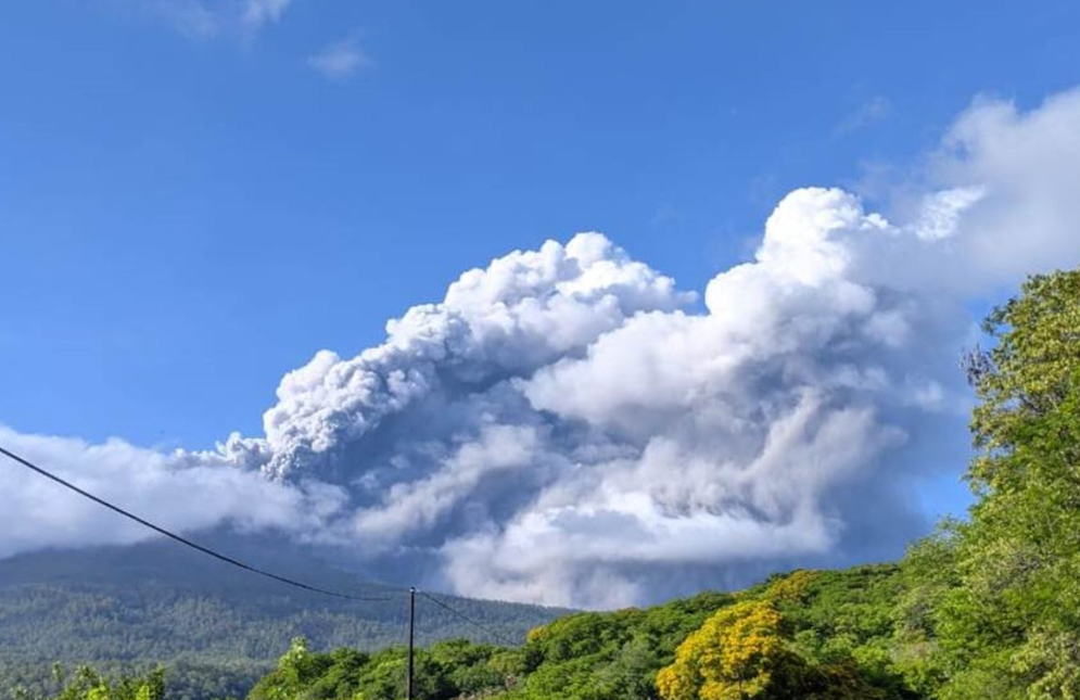 Gunung Lewotobi Laki-laki di Flores Timur Kembali Meletus