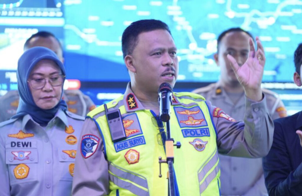 Kepala Korps Lalu Lintas (Kakorlantas) Polri Inspektur Jenderal Polisi Agus Suryonugroho mengecek kesiapan Smart City Yogyakarta