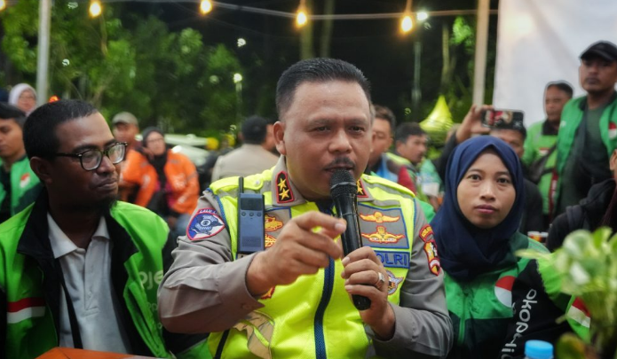 Kakorlantas Polri Kunjungi Warkop Ojol Kamtibmas Surabaya, Perkuat Silaturahmi dengan Driver Online