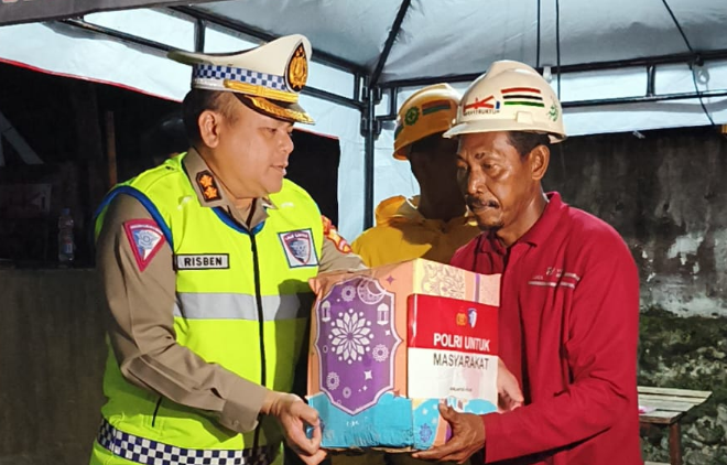 Korlantas Polri Salurkan Bantuan dan Kendaraan Operasional bagi Korban Bencana di Sumatera Barat